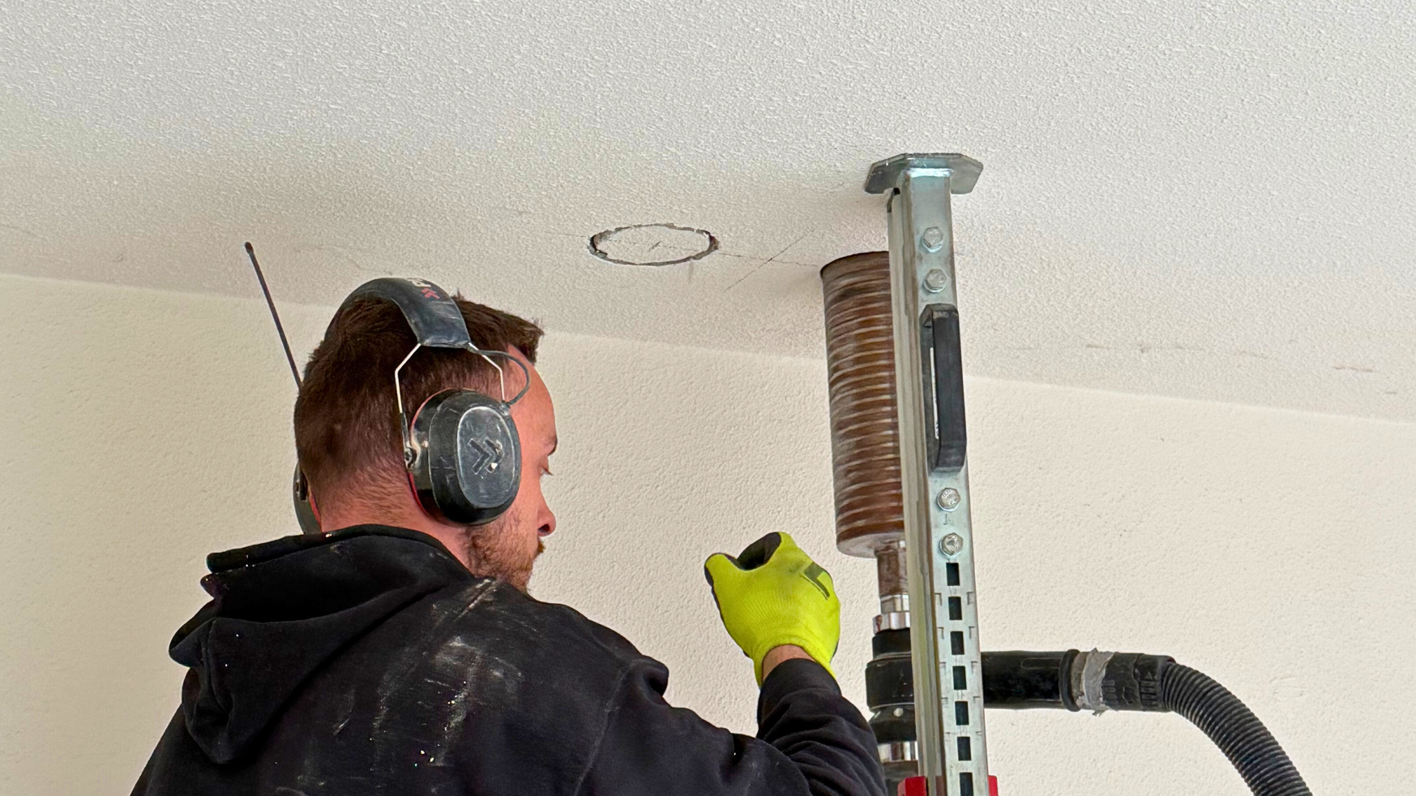 Beton plafond boren